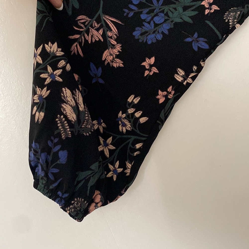 Floral Romper - Picture 6 of 7
